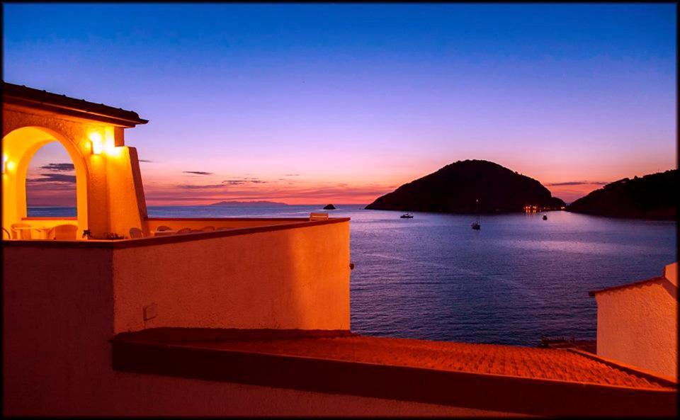 Hotel Scoglio Bianco Portoferraio Exterior foto